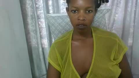 Snapshot of sweetz_candice chatting on October 23, 12:37 pm sweetz_candice online show from October 23, 12:37 pm