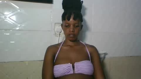 Snapshot of sweetz_candice chatting on November 25, 12:10 am sweetz_candice online show from November 25, 12:10 am