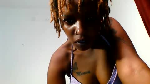 Snapshot of sweetz_candice chatting on May 19, 5:41 pm sweetz_candice online show from May 19, 5:41 pm