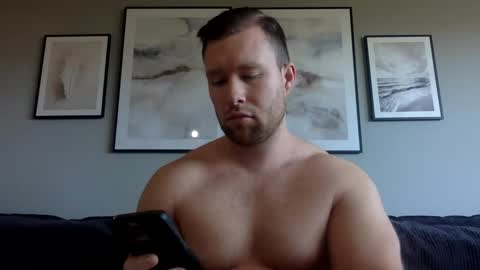 Snapshot of swekingxx chatting on February 1, 11:32 am swekingxx online show from February 1, 11:32 am