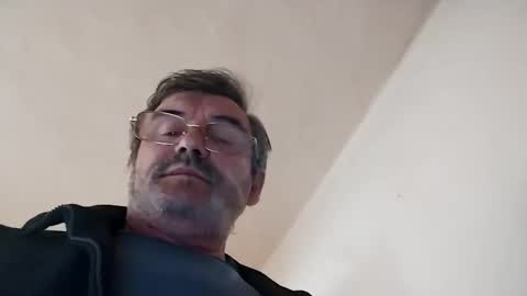 Raymond online show from April 26, 8:12 am