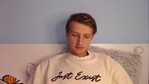 Snapshot of swetieecharmm chatting on February 6, 6:44 pm Cat online show from February 6, 6:44 pm