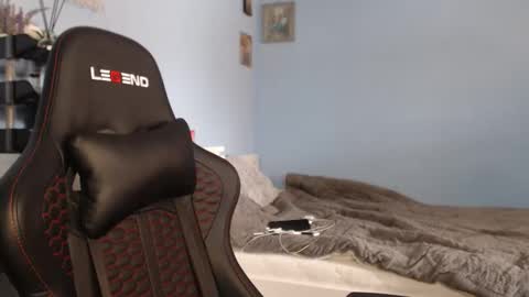 Snapshot of swetieecharmm chatting on February 9, 10:08 am Cat online show from February 9, 10:08 am