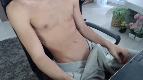 SwetLittleBoy4u online show from September 15, 8:03 am