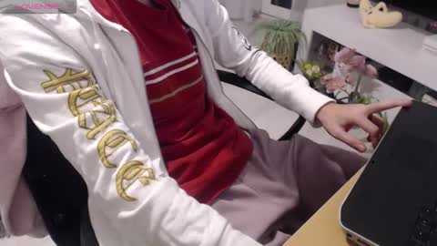 SwetLittleBoy4u online show from December 2, 10:05 pm