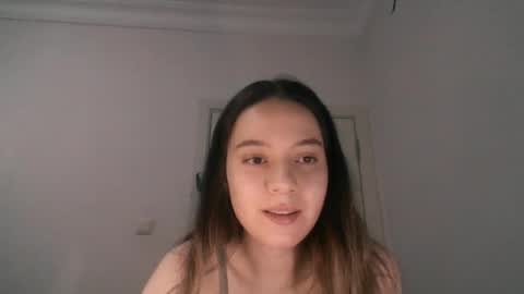 nur online show from September 17, 7:48 pm