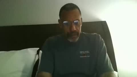 swimmerbod2495 online show from March 22, 4:38 am