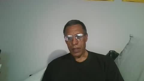 swimmerbod2495 online show from April 22, 2:25 am