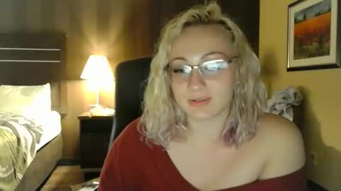 Snapshot of switchykitty chatting on November 28, 5:32 am ashley blayde online show from November 28, 5:32 am