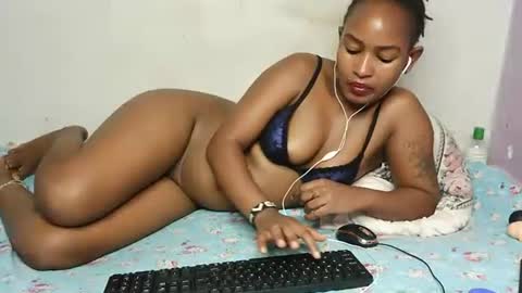 swt_bby online show from May 4, 11:12 pm