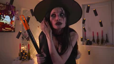 Sophie online show from October 25, 11:40 am