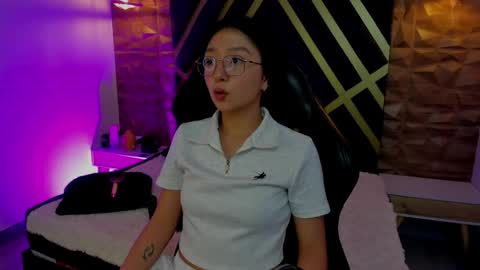 Snapshot of sydney_miller_ chatting on April 26, 1:20 pm Sydney online show from April 26, 1:20 pm