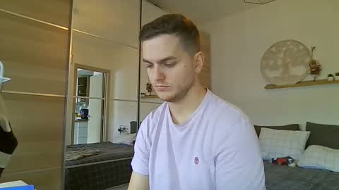 Snapshot of syl092 chatting on December 1, 10:42 am syl092 online show from December 1, 10:42 am