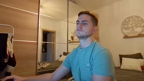 Snapshot of syl092 chatting on December 2, 5:08 pm syl092 online show from December 2, 5:08 pm