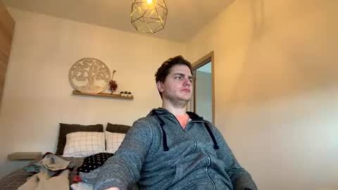 syl092 online show from February 2, 2:05 pm