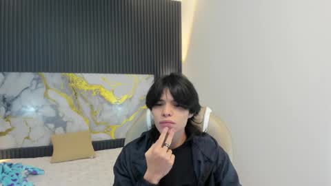 sylasfrost online show from November 22, 7:46 pm