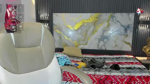 sylasfrost online show from December 17, 7:53 pm