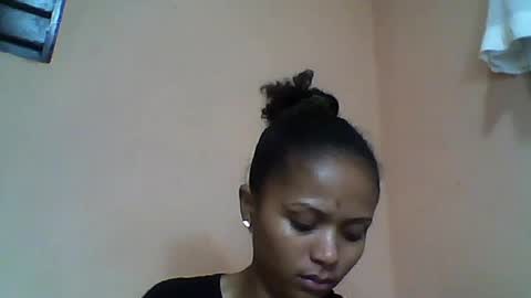 Snapshot of sylvaniah01 chatting on June 22, 5:59 am sylvaniah01 online show from June 22, 5:59 am