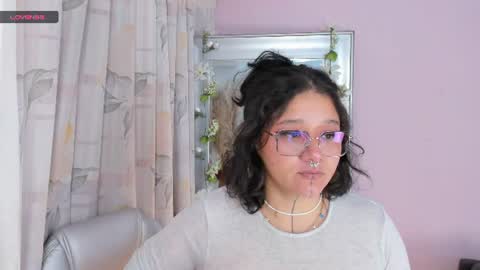 Snapshot of sylvara_bx chatting on July 16, 12:00 pm online show from July 16, 12:00 pm