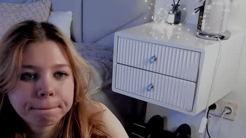 Snapshot of sylviarussell chatting on December 30, 12:09 pm Sylvia online show from December 30, 12:09 pm