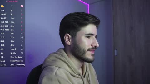 Snapshot of t0ny_wylie chatting on December 26, 6:12 pm t0ny_wylie online show from December 26, 6:12 pm