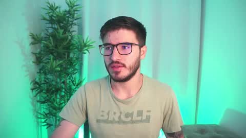 Snapshot of t0ny_wylie chatting on November 5, 9:31 am t0ny_wylie online show from November 5, 9:31 am