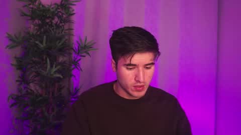 Snapshot of t0ny_wylie chatting on November 11, 9:20 am t0ny_wylie online show from November 11, 9:20 am