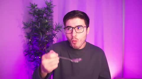 Snapshot of t0ny_wylie chatting on November 20, 11:32 am t0ny_wylie online show from November 20, 11:32 am