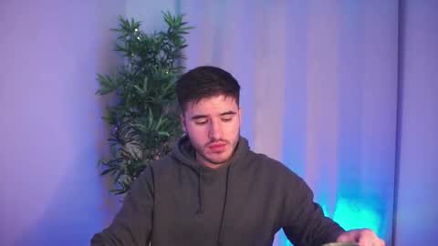 Snapshot of t0ny_wylie chatting on November 25, 10:15 am t0ny_wylie online show from November 25, 10:15 am