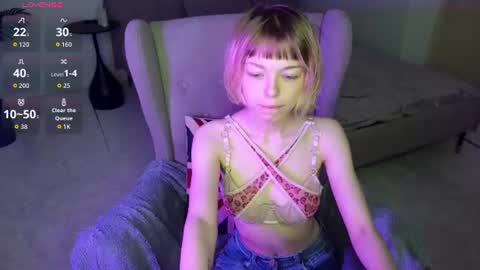 Snapshot of t1nker_bell chatting on June 9, 1:28 am Alice online show from June 9, 1:28 am