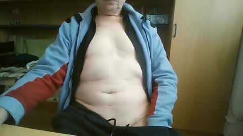Snapshot of t5519t chatting on October 11, 11:09 am t5519t online show from October 11, 11:09 am