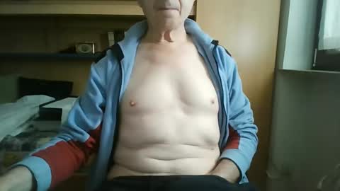 Snapshot of t5519t chatting on October 19, 11:44 am t5519t online show from October 19, 11:44 am