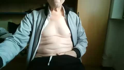 Snapshot of t5519t chatting on October 23, 3:44 pm t5519t online show from October 23, 3:44 pm