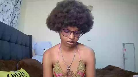 Snapshot of t_okyo chatting on December 6, 6:37 am TOKYO online show from December 6, 6:37 am