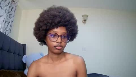 Snapshot of t_okyo chatting on December 13, 7:04 am TOKYO online show from December 13, 7:04 am