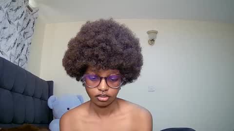 Snapshot of t_okyo chatting on December 16, 7:37 am TOKYO online show from December 16, 7:37 am