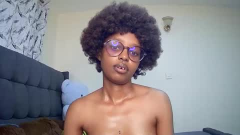 Snapshot of t_okyo chatting on December 17, 10:34 am TOKYO online show from December 17, 10:34 am