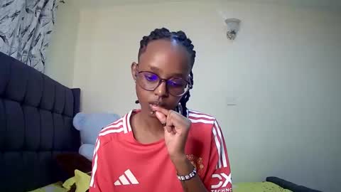 Snapshot of t_okyo chatting on January 7, 10:11 am TOKYO online show from January 7, 10:11 am