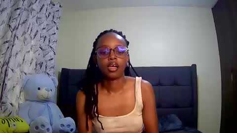 Snapshot of t_okyo chatting on February 6, 8:07 am TOKYO online show from February 6, 8:07 am