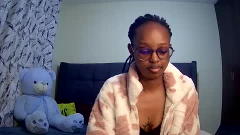 Snapshot of t_okyo chatting on February 7, 8:55 am TOKYO online show from February 7, 8:55 am