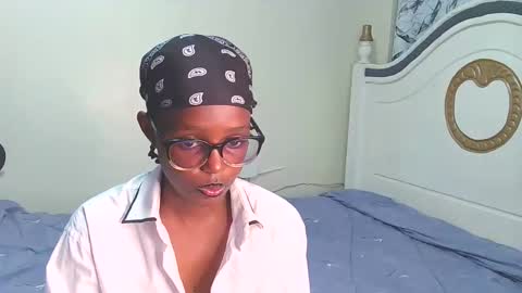 Snapshot of t_okyo chatting on September 18, 5:15 pm TOKYO online show from September 18, 5:15 pm