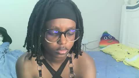 Snapshot of t_okyo chatting on October 21, 6:36 am TOKYO online show from October 21, 6:36 am