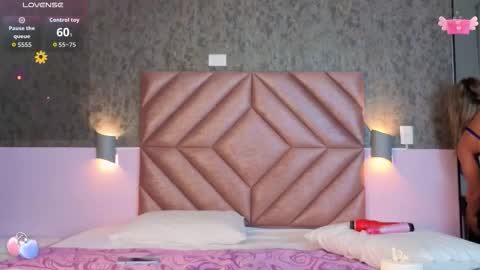 Snapshot of tabatamonroe chatting on December 17, 7:42 pm Tabata online show from December 17, 7:42 pm