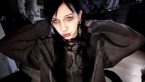 Lina online show from April 5, 4:59 pm