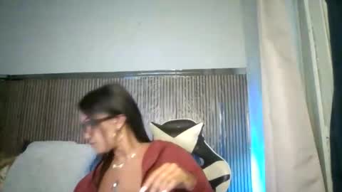 Snapshot of tachi1713 chatting on May 1, 9:03 am yameil online show from May 1, 9:03 am