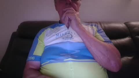 tacrunner66_ online show from April 22, 2:18 pm