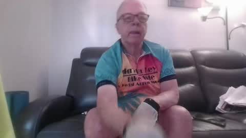 tacrunner66_ online show from June 9, 2:28 pm