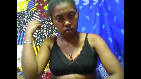 Snapshot of tahiriniah chatting on November 4, 6:56 am tahiriniah online show from November 4, 6:56 am