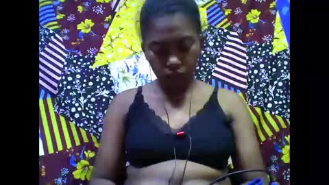 Snapshot of tahiriniah chatting on November 10, 2:54 am tahiriniah online show from November 10, 2:54 am