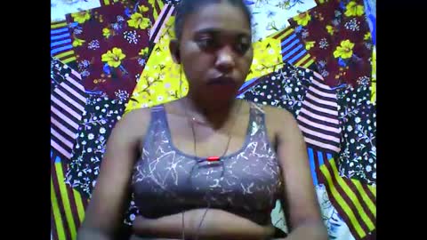 Snapshot of tahiriniah chatting on November 22, 2:54 am tahiriniah online show from November 22, 2:54 am